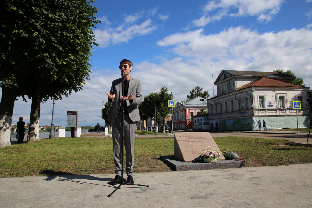 На набережной в Твери установят памятник поэту Андрею Дементьеву 