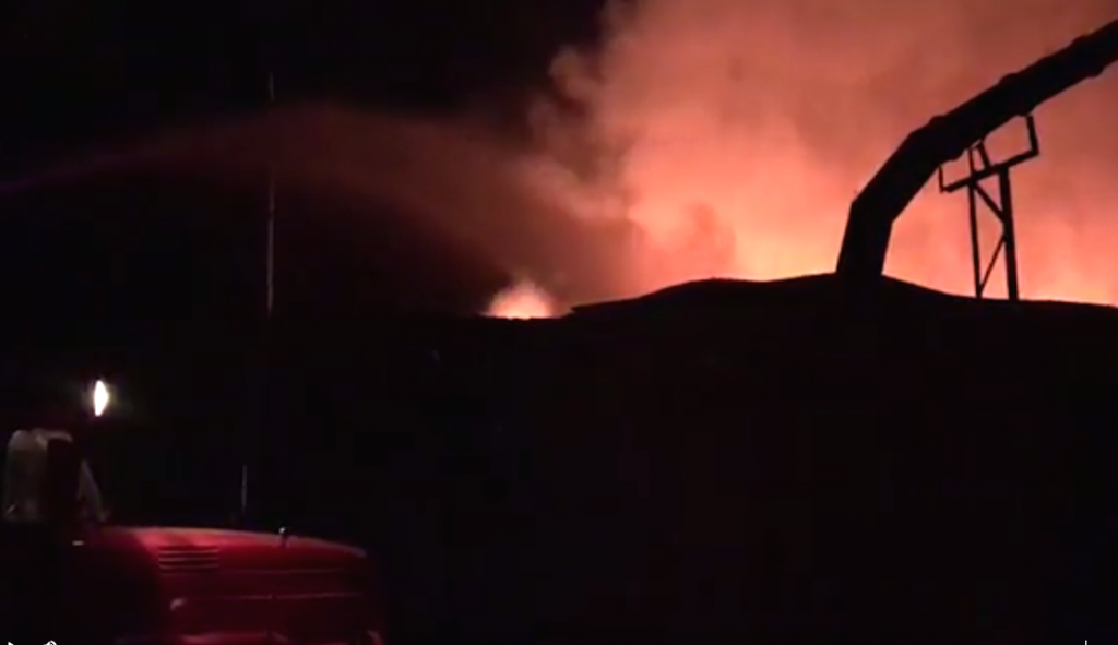 Пожар на Нелидовском деревообрабатывающем комбинате локализован: пострадавших нет