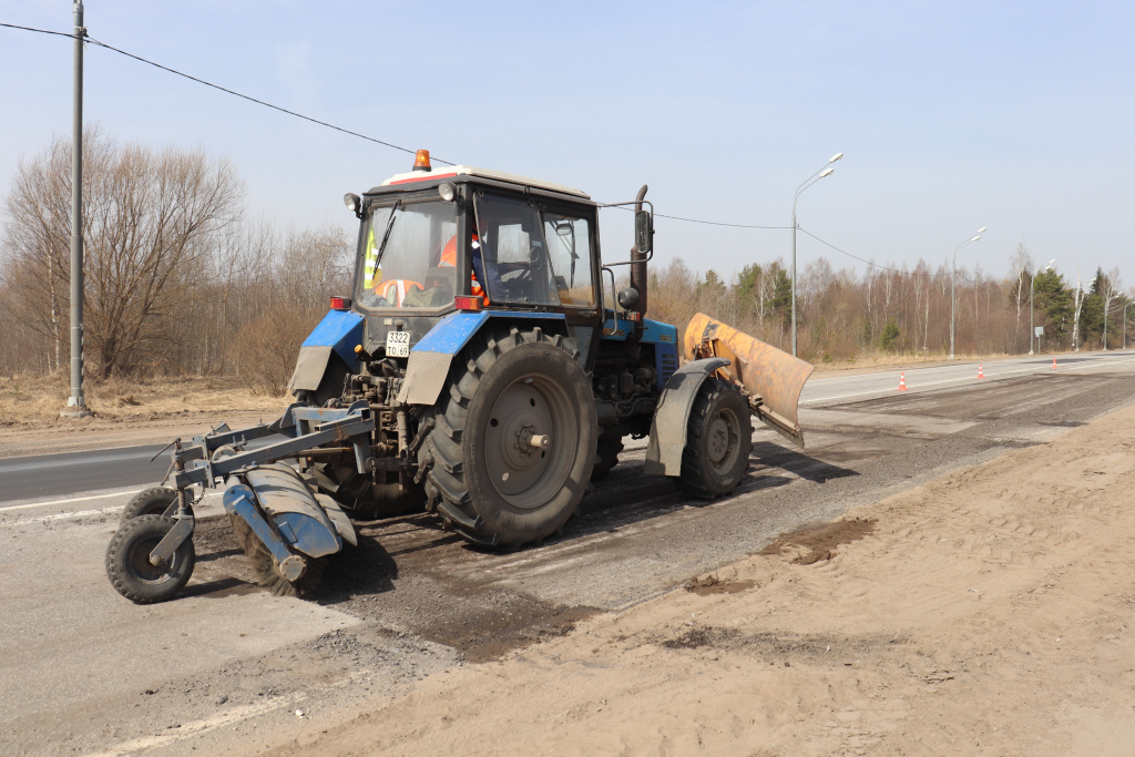 С 18 апреля региональные дороги Тверской области перевели на летнее содержание