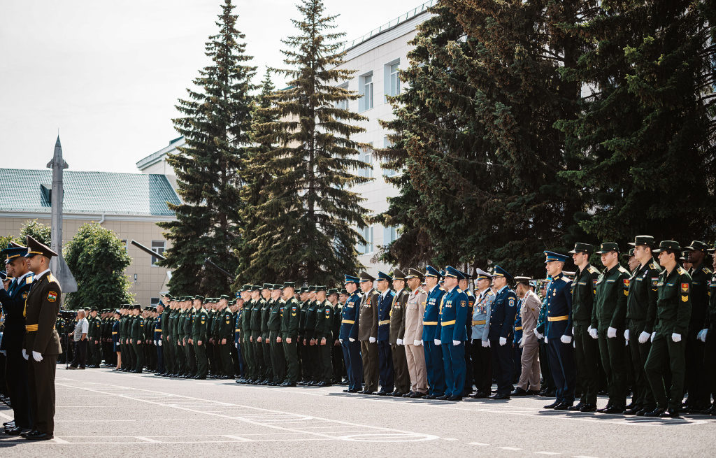 В Твери состоялся торжественный выпуск офицеров и слушателей академии ВКО им. Жукова