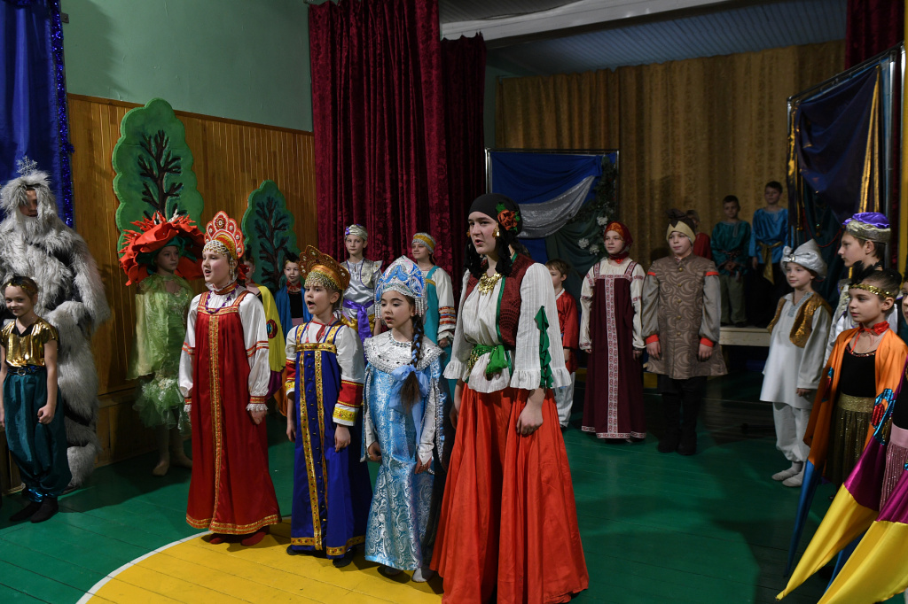 Игорь Руденя поздравил с Рождеством Христовым учеников Тверской епархиальной школы