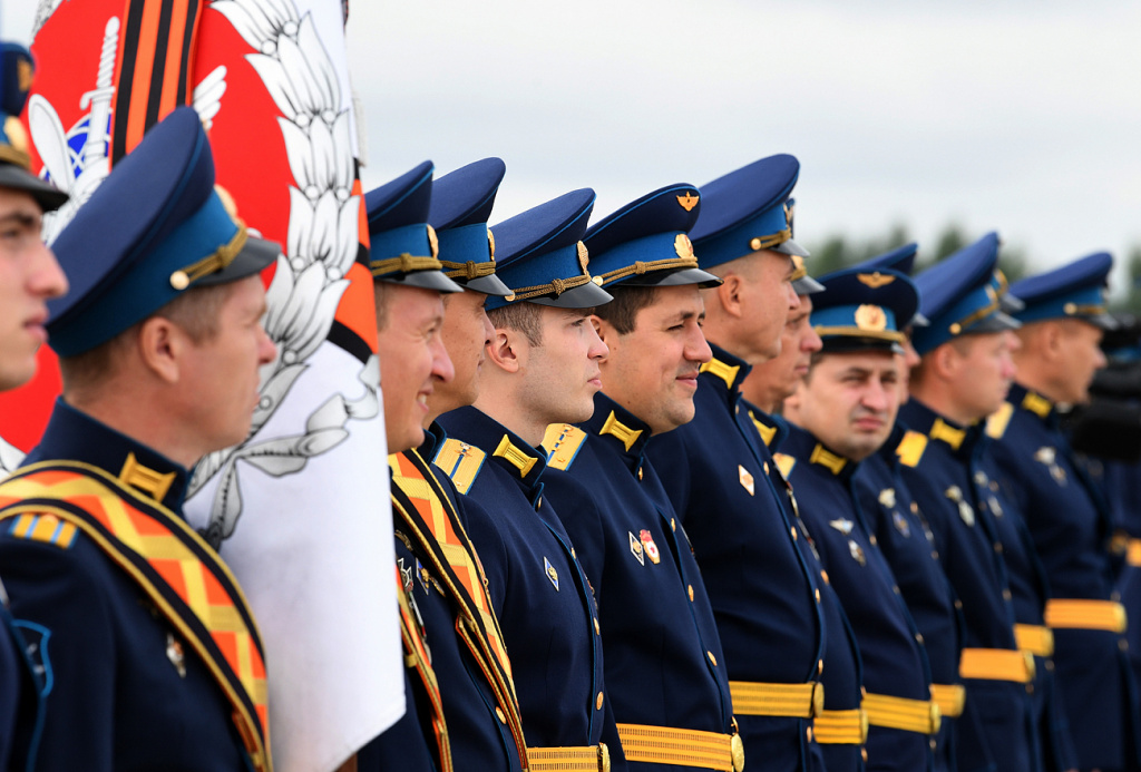 Игорь Руденя накануне Дня Военно-воздушных сил поблагодарил тверских лётчиков за службу