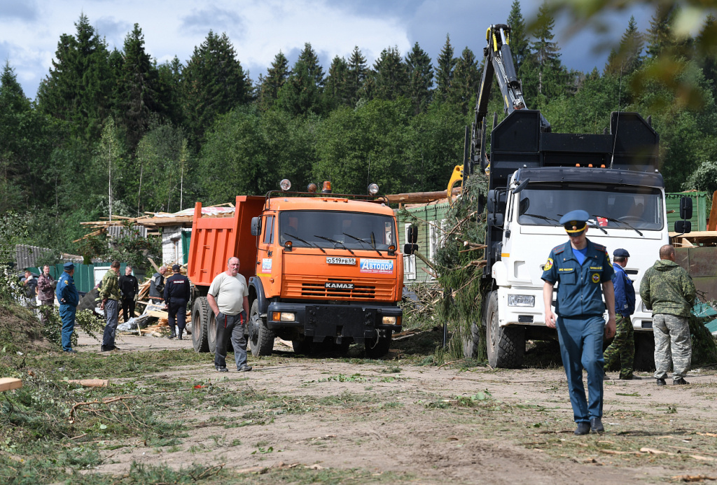 Игорь Руденя поручил приобрести жилье для андреапольцев, чьи дома разрушил Торнадо