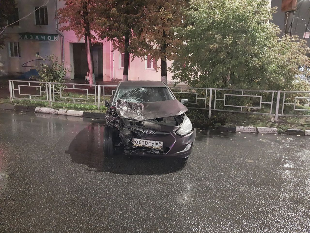 В ДТП в Твери пострадали два водителя