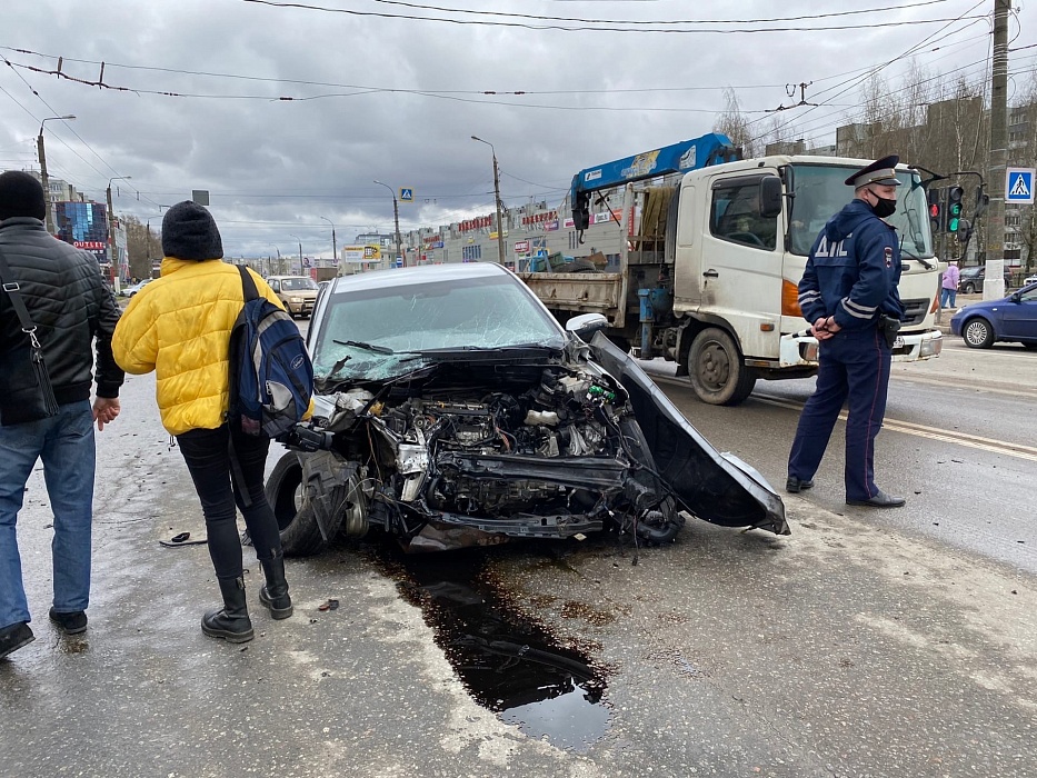 Два молодых водителя пострадали в ДТП на улице Можайского в Твери