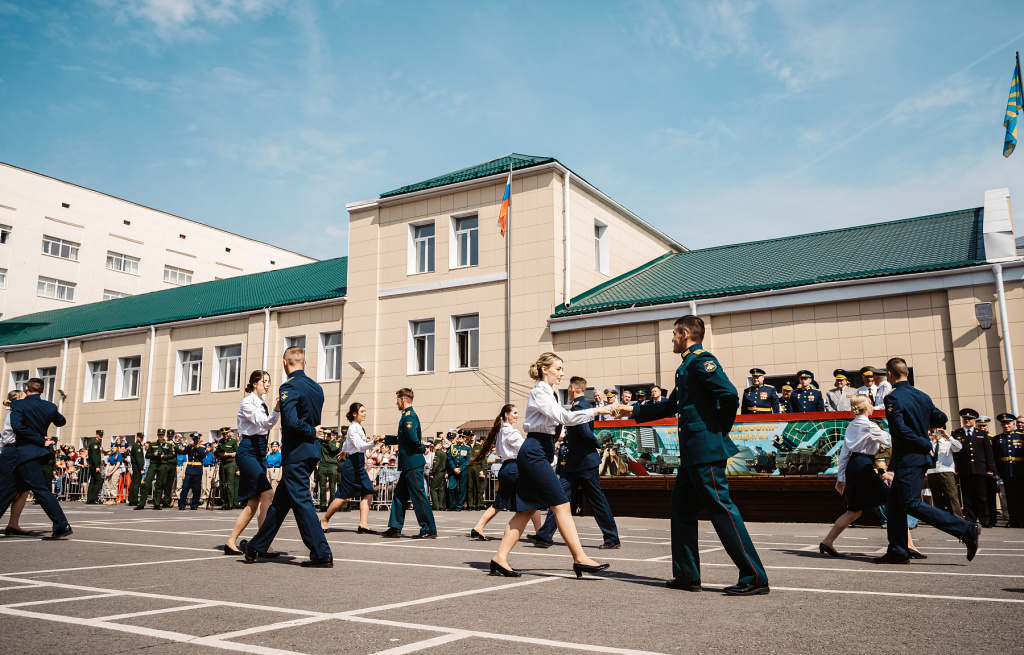 В Твери состоялся торжественный выпуск офицеров и слушателей академии ВКО им. Жукова