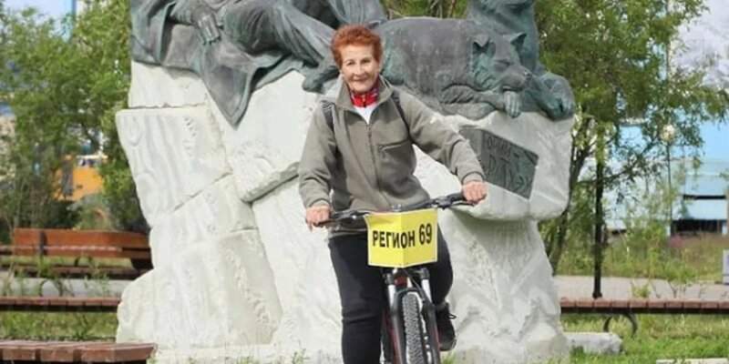 80-летняя велопутешественница вернулась в Тверь, но оказалась в больнице