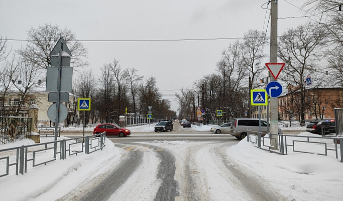 В Твери на улице Орджоникидзе Renault сбил 16-летнего подростка