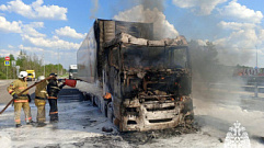 Фура загорелась на дороге в Торжокском районе