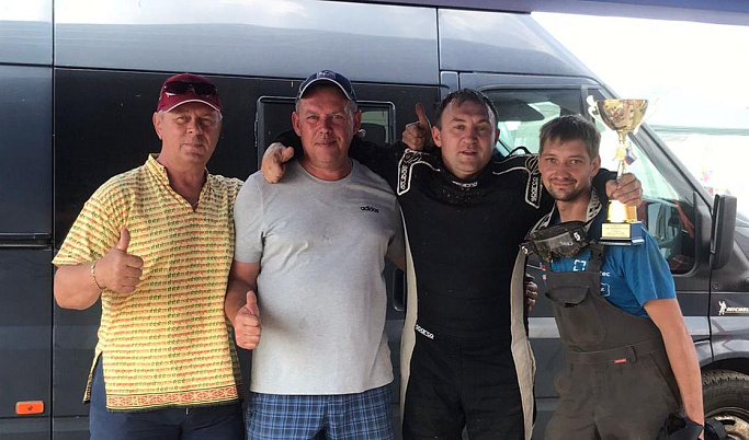 Гонщик из ТвГТУ сохраняет лидерство в чемпионате России по автокроссу
