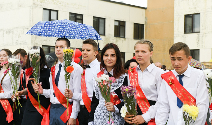 В школах Тверской области дан старт последним звонкам 