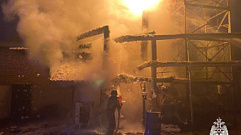 На территории асфальтобетонного завода в Тверской области произошел пожар