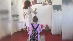 Митрополит Амвросий призвал простить девочек, устроивших танцы в храме в Тверской области