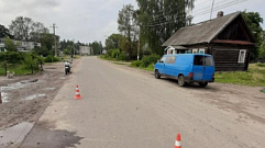 В аварии с фургоном и мотоциклом в Тверской области пострадали подростки