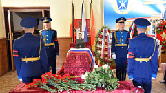 В Твери простились с военным Александром Шеяновым, погибшим на Донбассе