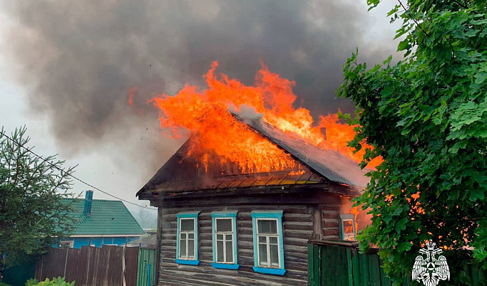 В Ржеве загорелся жилой дом