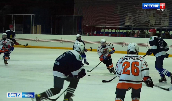 В Тверском суворовском военном училище проходит первенство Вооруженных Сил по хоккею 