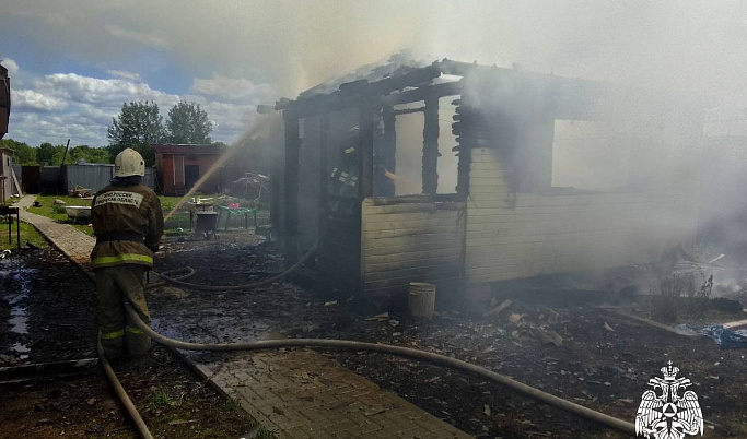 В деревне Калязинского округа ликвидировали пожар