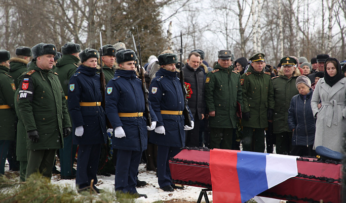 В Бологое простились с погибшим в ходе спецоперации на Украине военнослужащим Павлом Яковлевым 