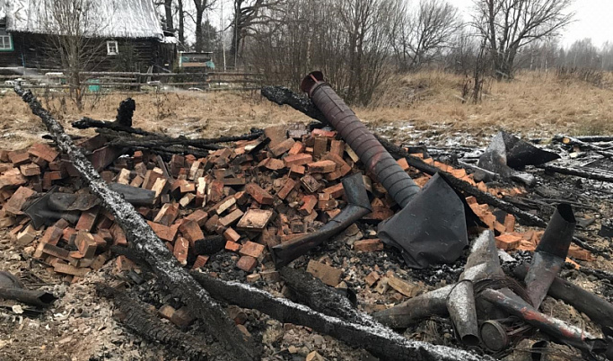 Житель Тверской области сжёг дом соседки из-за неприязненных отношений