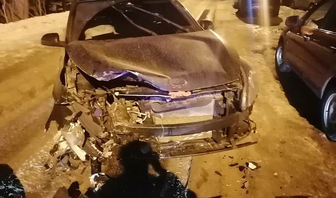 На Мигаловской набережной в Твери столкнулись два авто