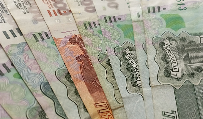 Собутыльница украла у жительницы Тверской области 18 тысяч рублей