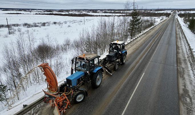 Более 340 единиц техники чистит дороги Тверской области