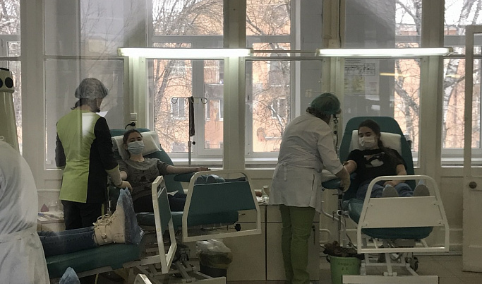 В Тверской области студенты сдали около 100 литров крови