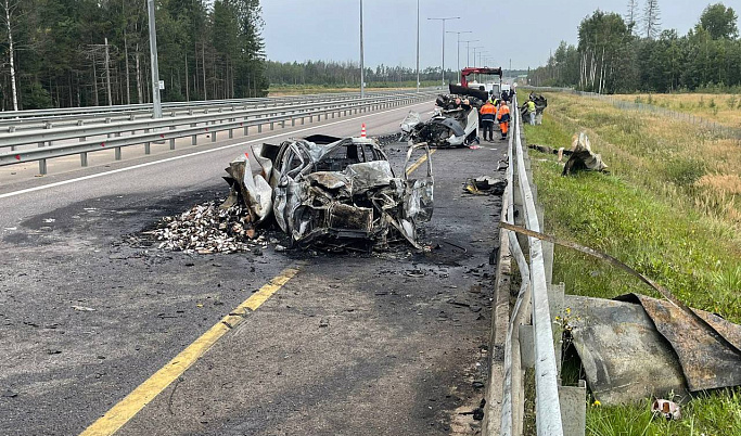 Появилось видео смертельного ДТП на М-11 в Тверской области