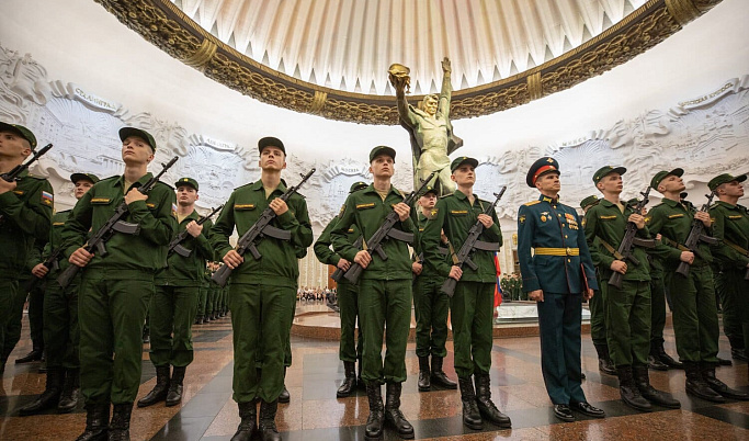 250 новобранцев Преображенского полка из Тверской области приняли присягу в Музее Победы