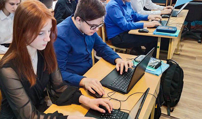 Более 8400 единиц цифрового оборудования поступило в школы Тверской области 
