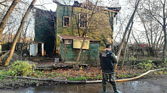 СК проводит проверку после гибели трёх человек на пожаре в Тверской области
