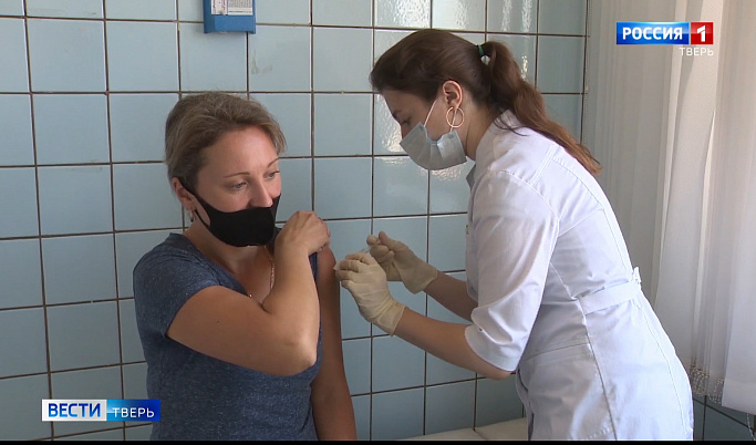 В Тверской области массово вакцинируют педагогов и воспитателей 