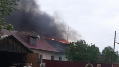Пожар под Тверью оставил без крова две семьи