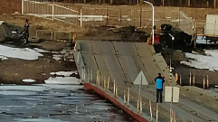 В Тверской области под грузовиком обрушился мост