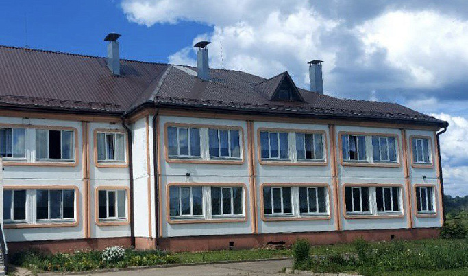 В Погорельской школе Зубцовского округа заменили кровлю
