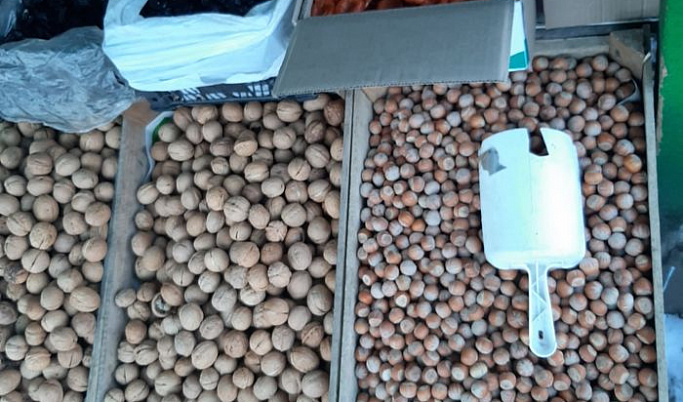 Сомнительными орехами и сухофруктами торговали в Андреаполе и Кимрах