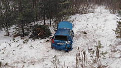 В Тверской области пьяный водитель вылетел на автомобиле в кювет и врезался в дерево