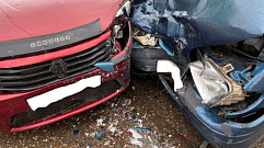 В Тверской области водители иномарок пострадали в ДТП на перекрестке 