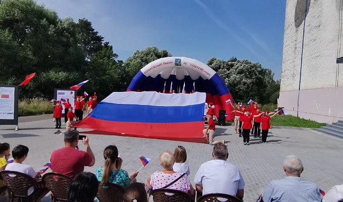 В честь Дня Государственного флага РФ в Тверской области прошли акции, квесты и викторины