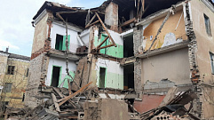 В Ржеве за счет средства областного бюджета демонтируют здание с частично обрушенной стеной