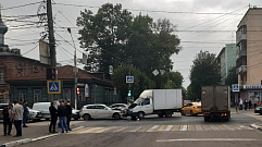 В Твери шесть автомобилей столкнулись на улице Софьи Перовской