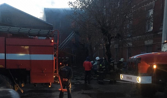 Игорь Руденя поручил оказать помощь жильцам дома во Дворе Пролетарки, где произошел пожар