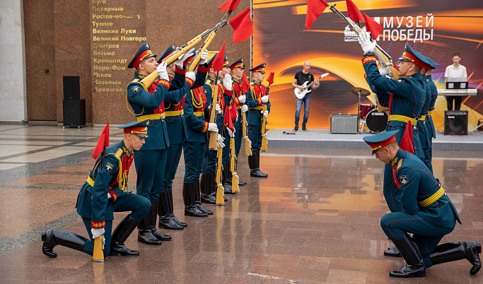 Новобранцы Преображенского полка из Тверской области приняли присягу в Музее Победы 