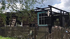 В Кувшиново сгорел дом двух многодетных семей