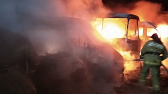 Четыре микроавтобуса сгорели ночью в Ржеве
