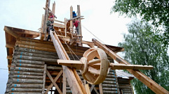 В Тверской области студенты московского Колледжа архитектуры восстанавливали деревянную часовню