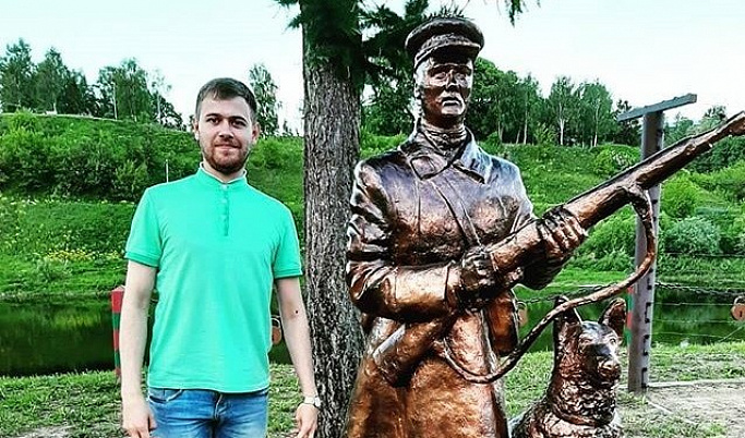 В Ржеве появился памятник пограничнику с собакой