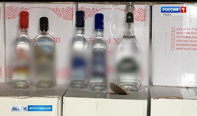 В Нелидове полицейские обнаружили склад с поддельным алкоголем