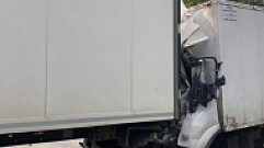 В ДТП на трассе в Тверской области погиб водитель грузовика